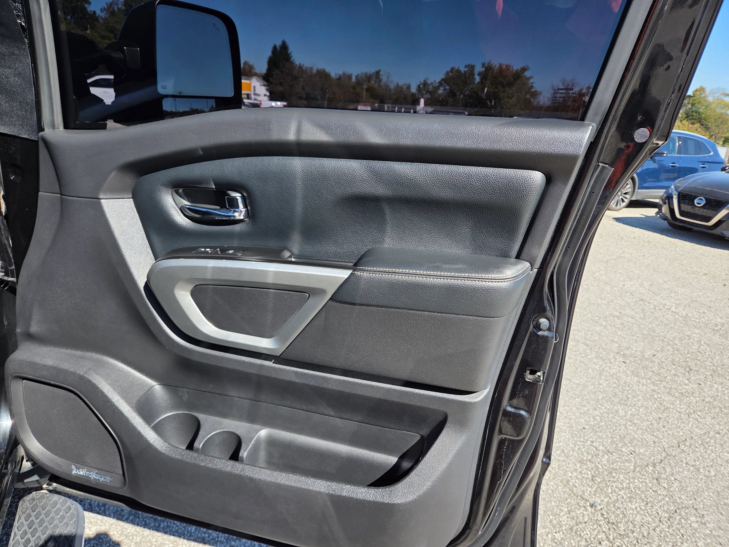 Used 2018 Nissan Titan SL w/ Texas Titan Edition AWD/4WD image 25