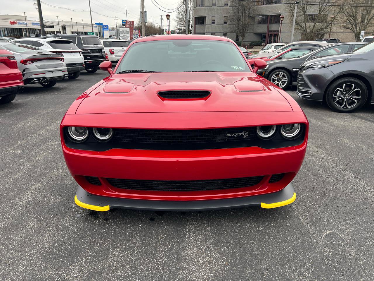 Used 2016 Dodge Challenger SRT Hellcat image 2