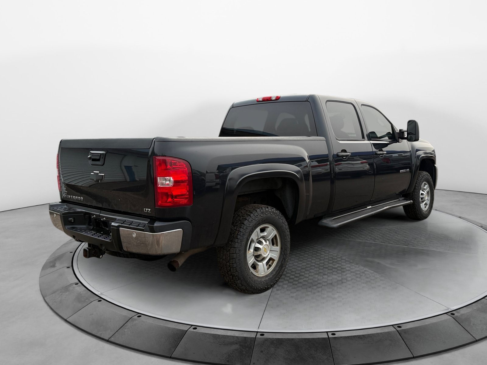 Used 2010 Chevrolet Silverado 2500 LTZ w/ Convenience Package AWD/4WD image 5