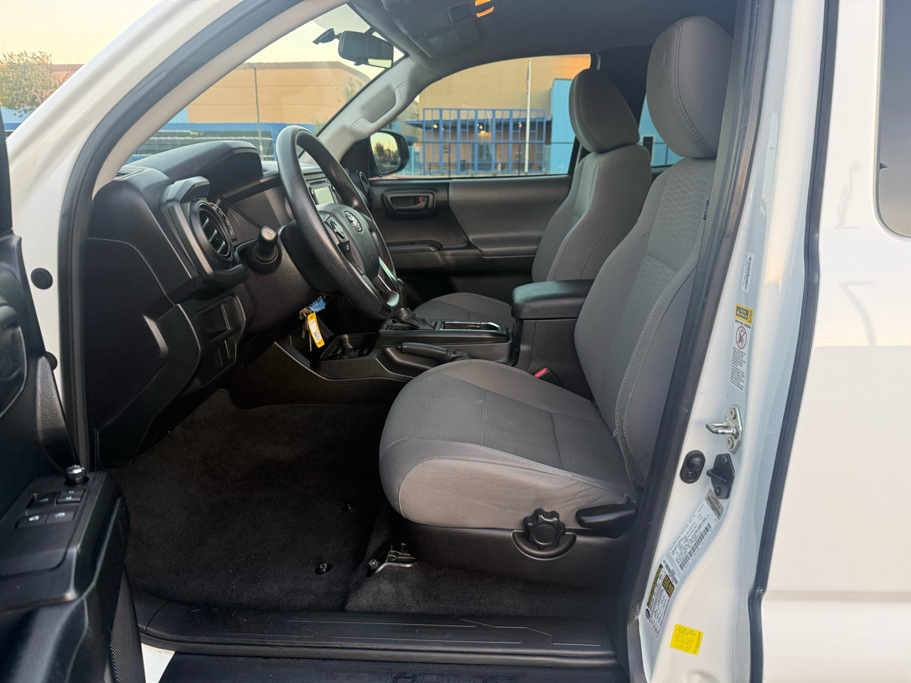 Used 2016 Toyota Tacoma SR RWD image 9