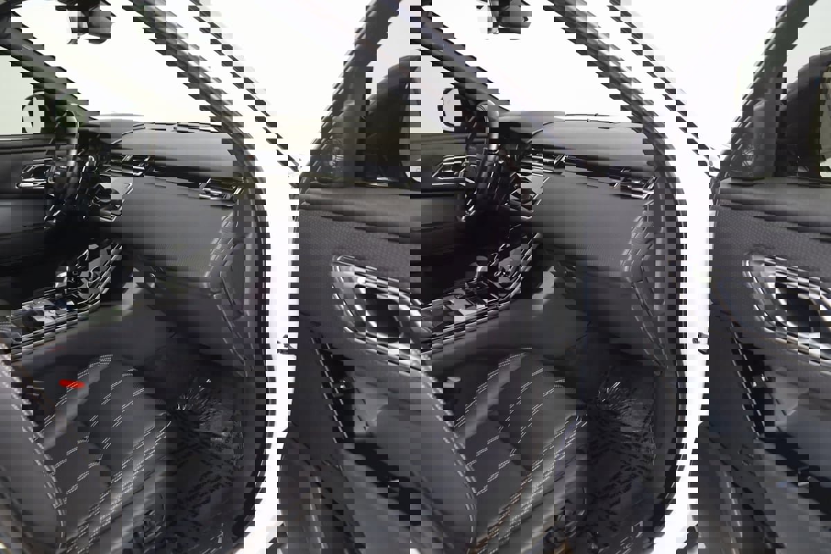 Used 2021 Land Rover Range Rover Velar R-Dynamic S image 41