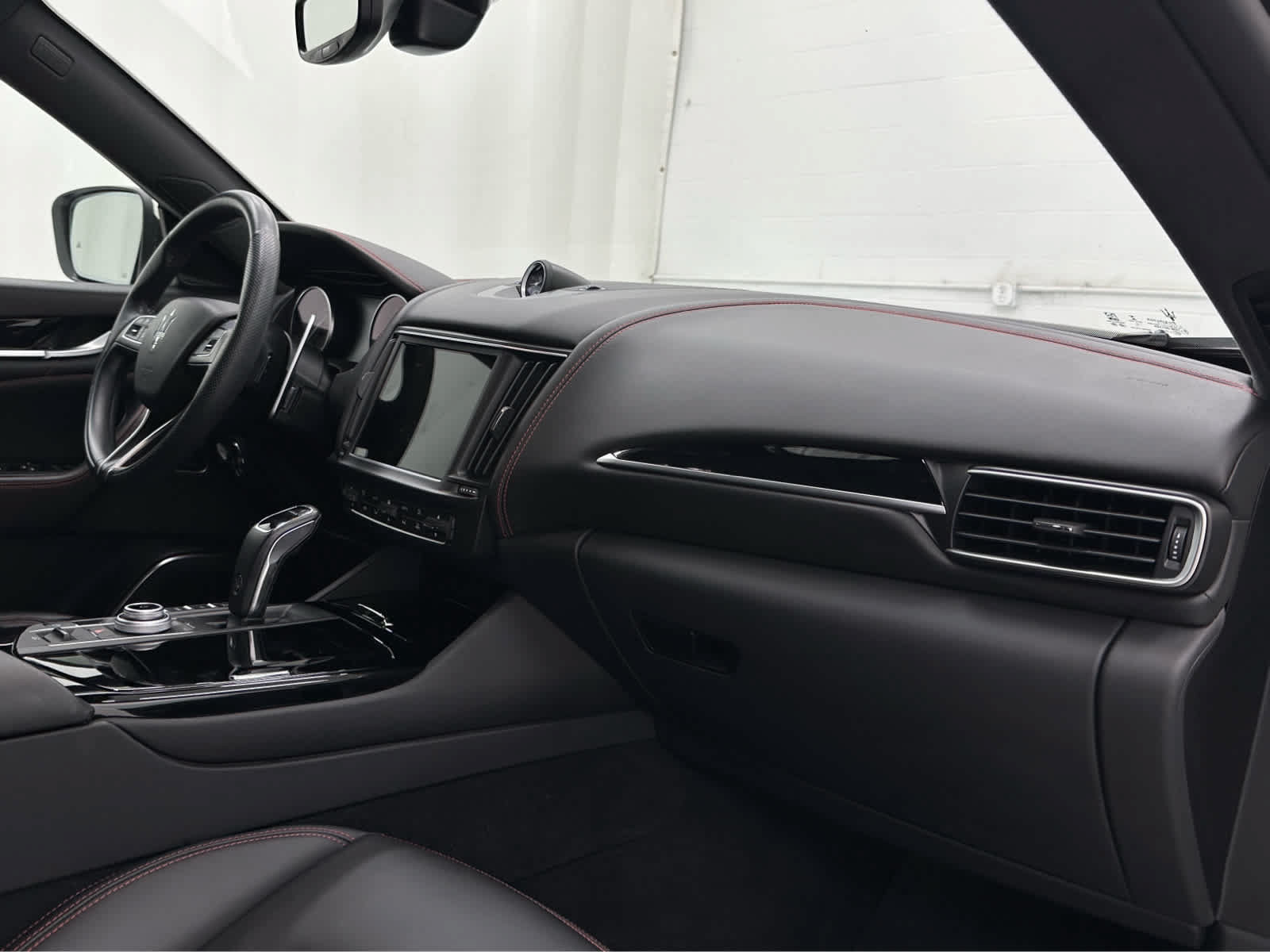 Used 2023 Maserati Levante GT AWD/4WD image 17