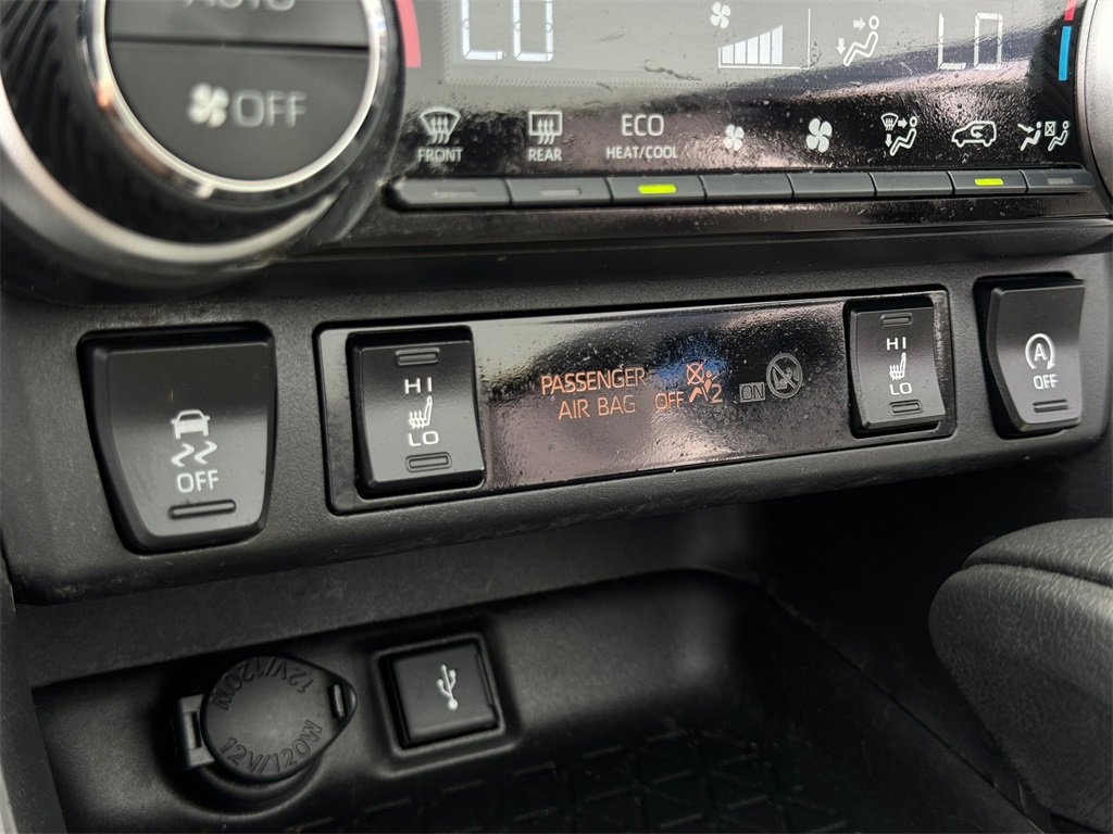 Certified 2022 Toyota RAV4 XLE image 32