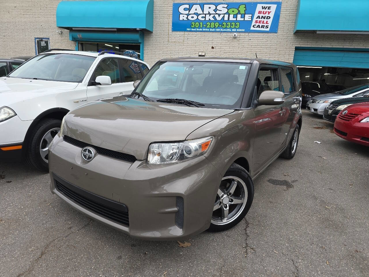 Used 2012 Scion xB FWD image 2