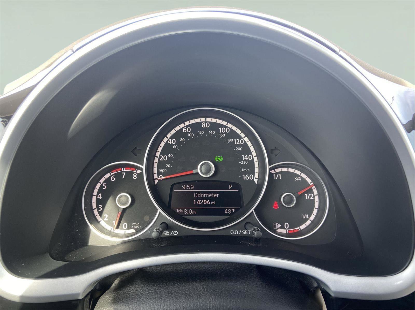 Used 2013 Volkswagen Beetle 2.5 image 9