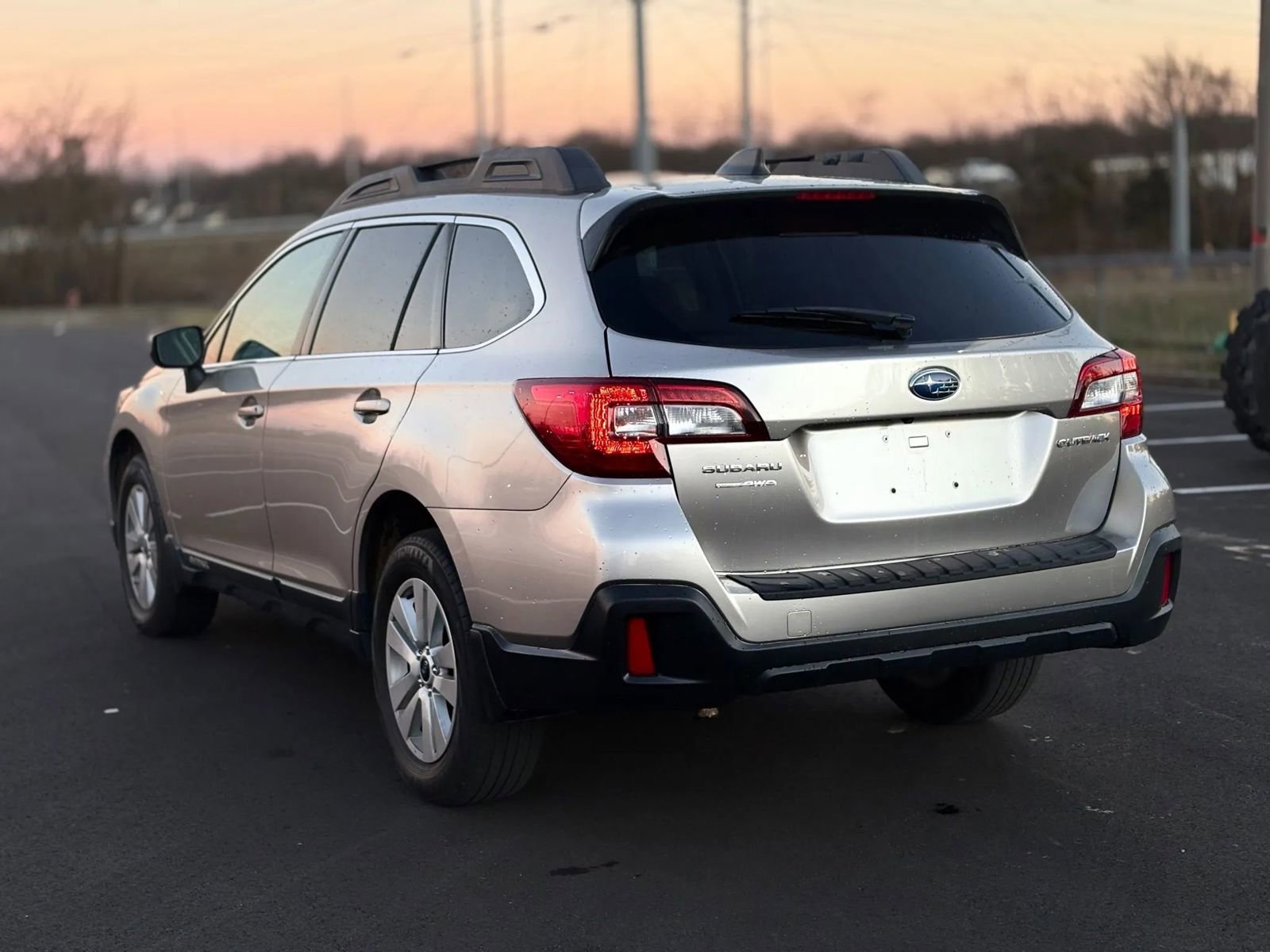 Used 2019 Subaru Outback 2.5i Premium image 3