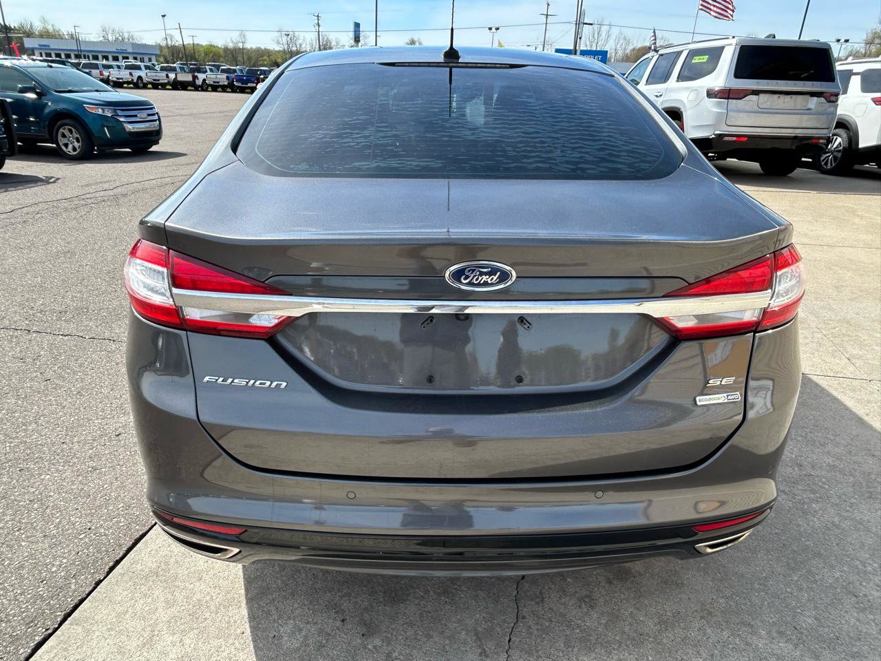 Used 2017 Ford Fusion SE w/ Equipment Group 202A AWD/4WD image 6