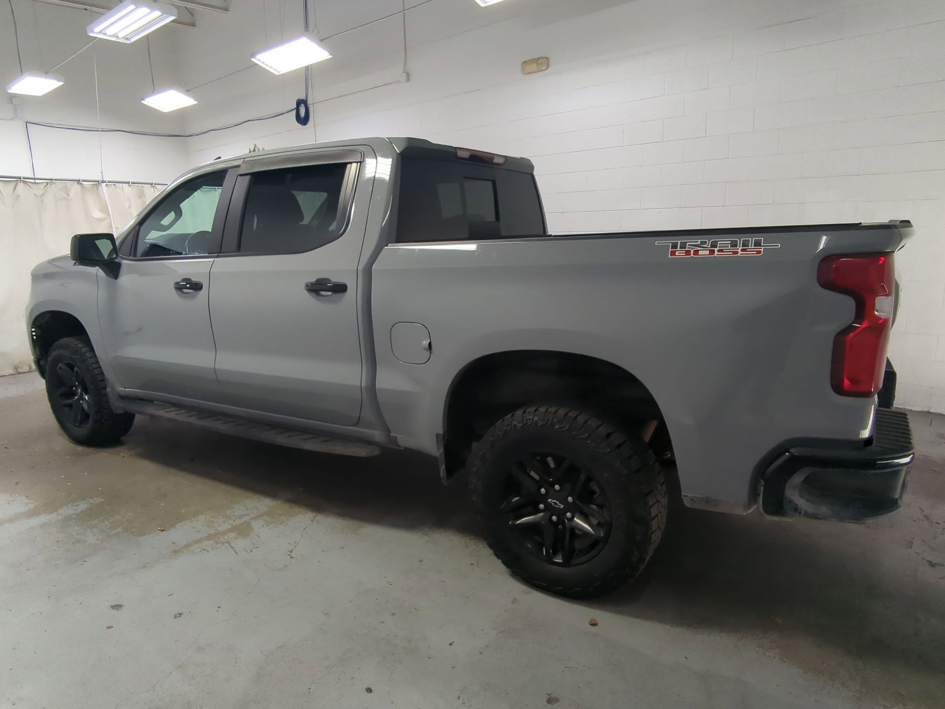 Used 2024 Chevrolet Silverado 1500 LT Trail Boss w/ Convenience Package II image 7