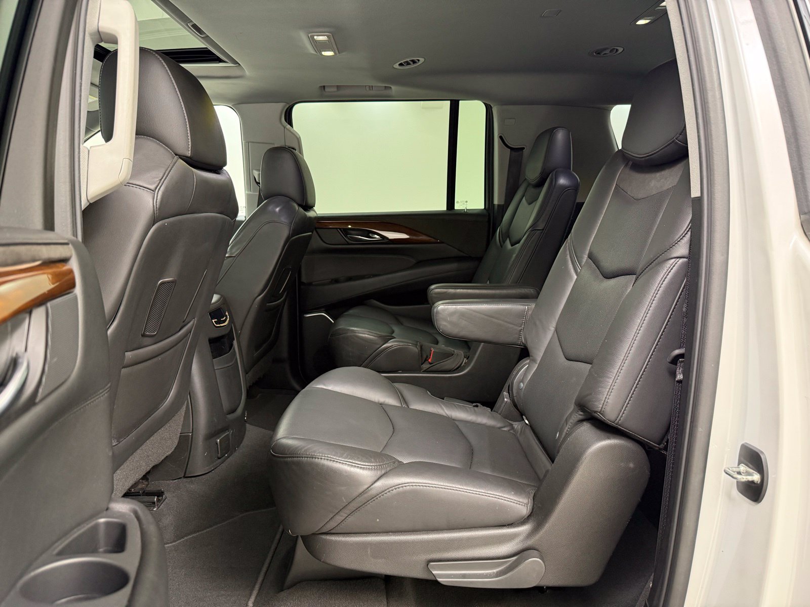 Used 2019 Cadillac Escalade ESV Luxury AWD/4WD image 20