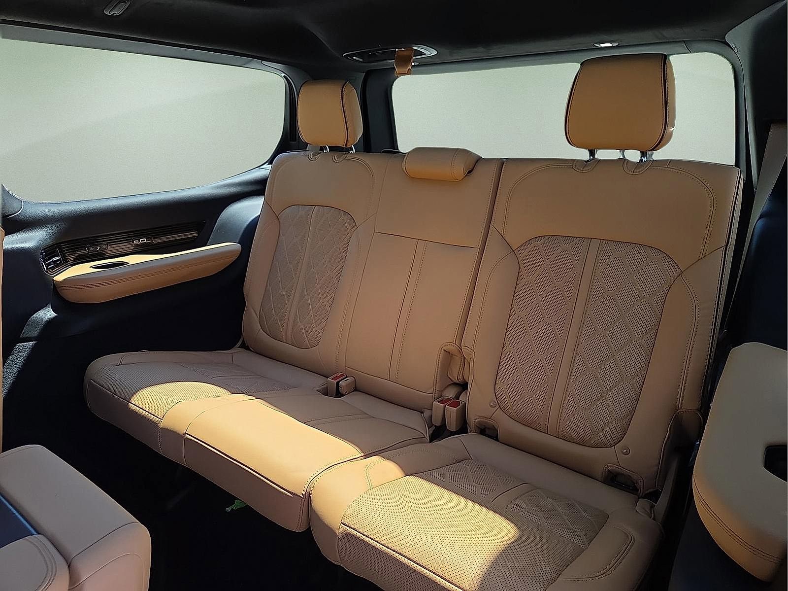 New 2026 Jeep Grand Wagoneer Summit AWD/4WD image 10
