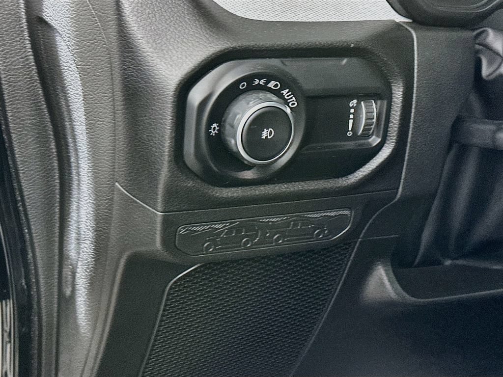 Certified 2025 Jeep Wrangler Unlimited Sport AWD/4WD image 18
