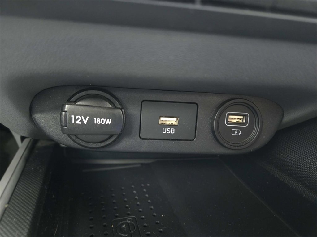 Used 2023 Hyundai Elantra SEL w/ Convenience Package image 30