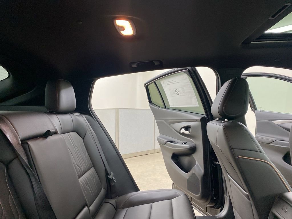 New 2025 Buick Envista Avenir image 25