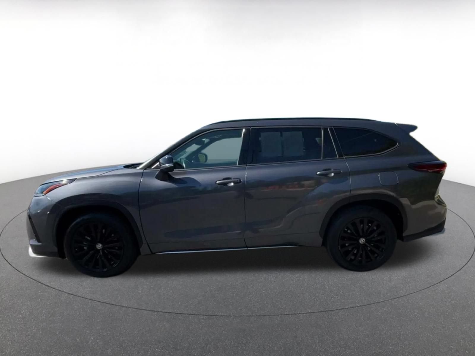 Used 2025 Toyota Highlander XSE AWD/4WD image 8