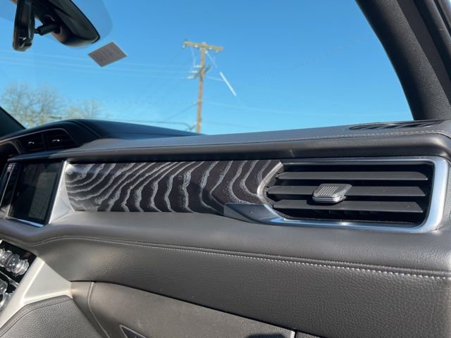 Used 2022 GMC Yukon Denali w/ Denali Premium Package image 22