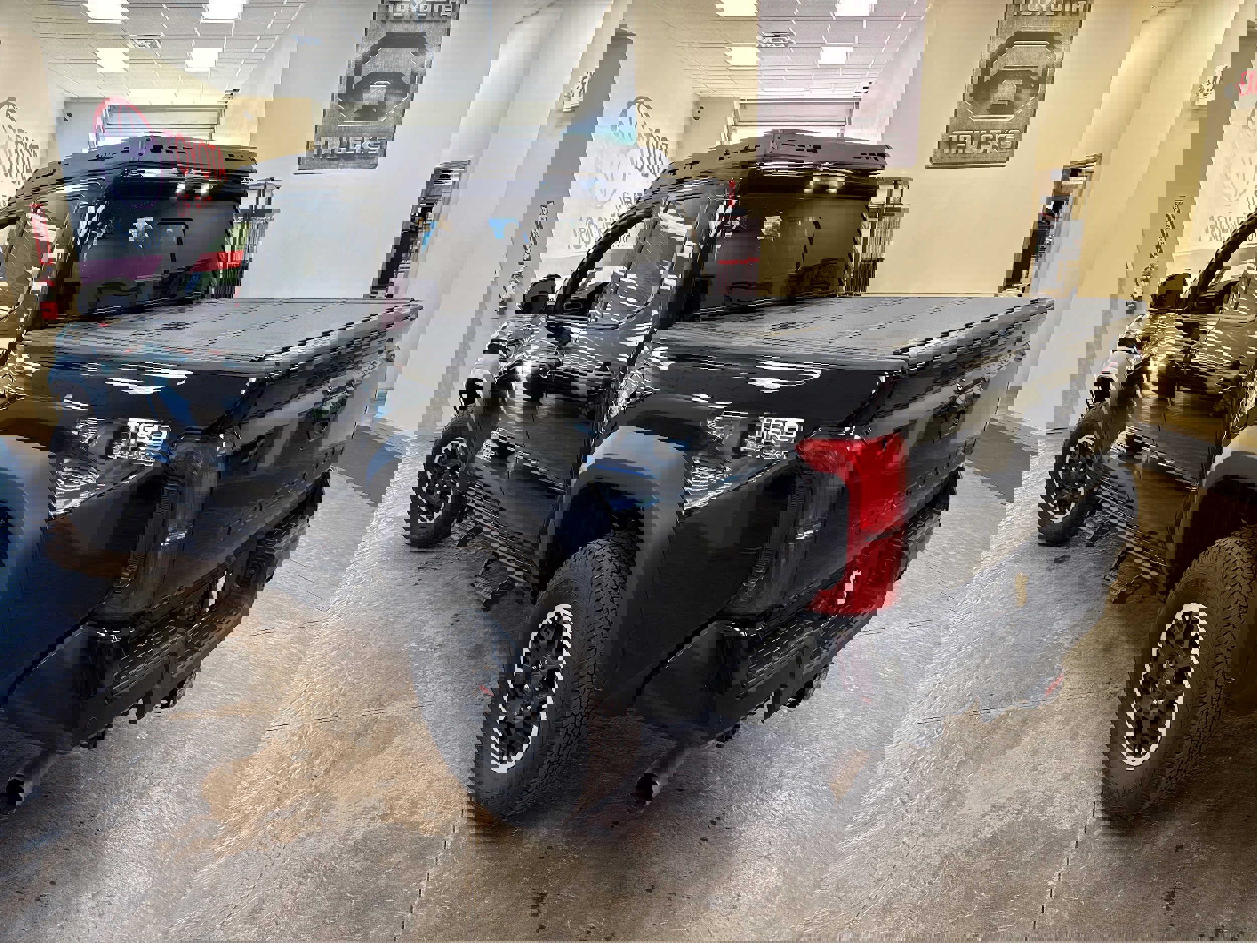 Used 2025 Toyota Tacoma TRD Off-Road w/ TRD Off Road Upgrade Package image 7