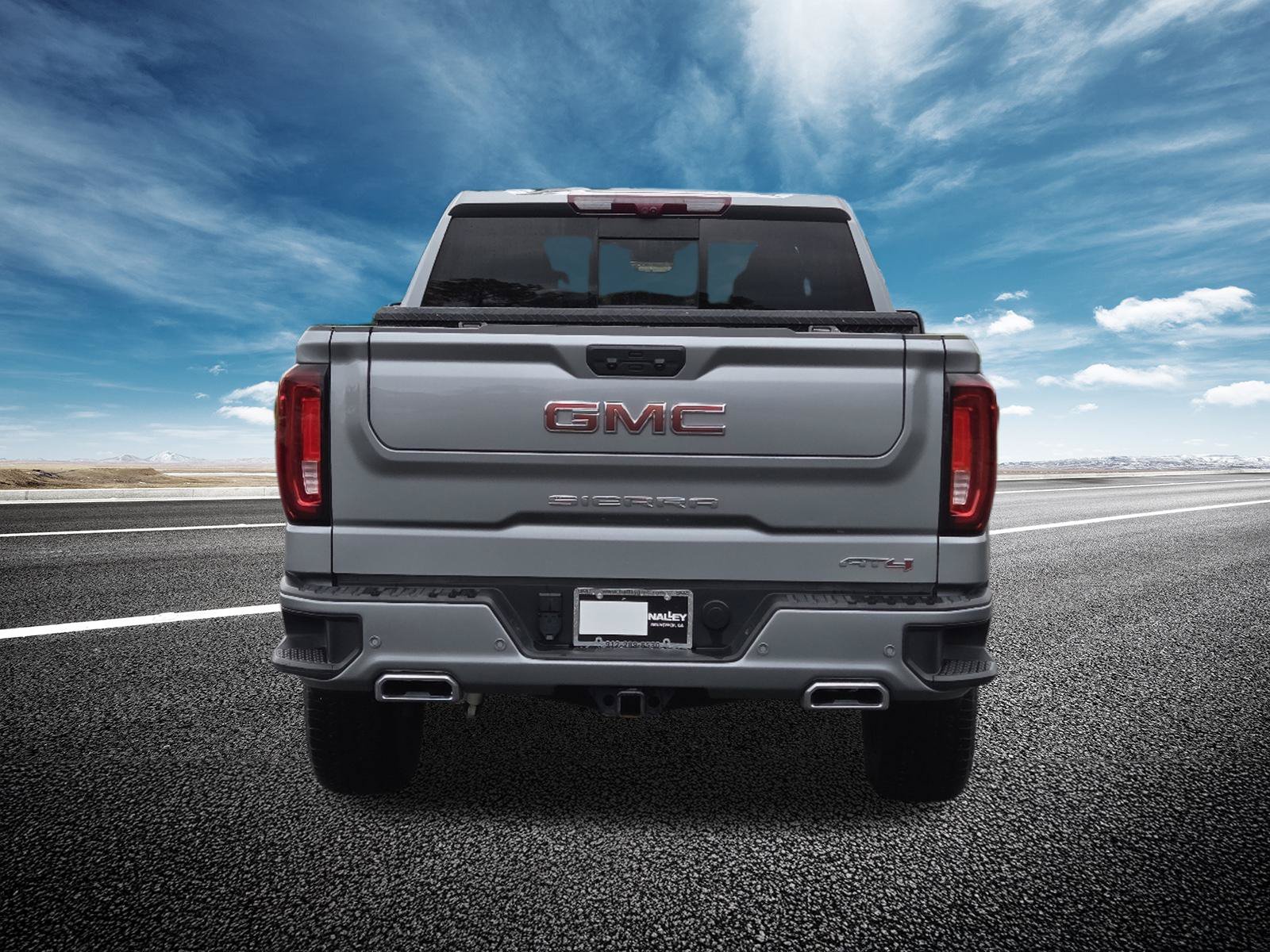 Used 2025 GMC Sierra 1500 AT4 w/ Technology Package AWD/4WD image 23