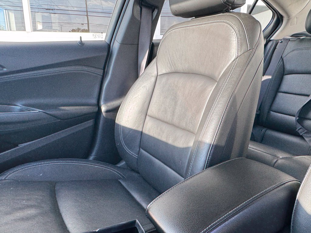 Used 2017 Chevrolet Cruze Premier FWD image 33