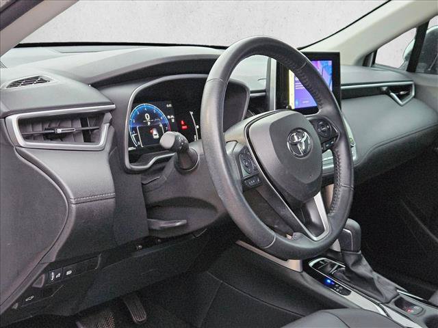 Used 2023 Toyota Corolla Cross XLE w/ Convenience Package FWD image 22