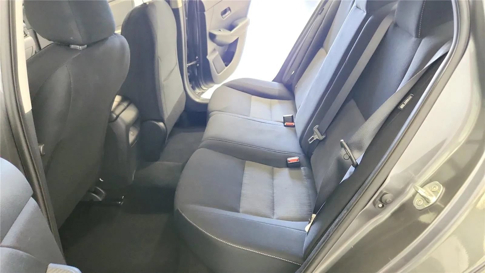 Used 2024 Nissan Sentra SV FWD image 32