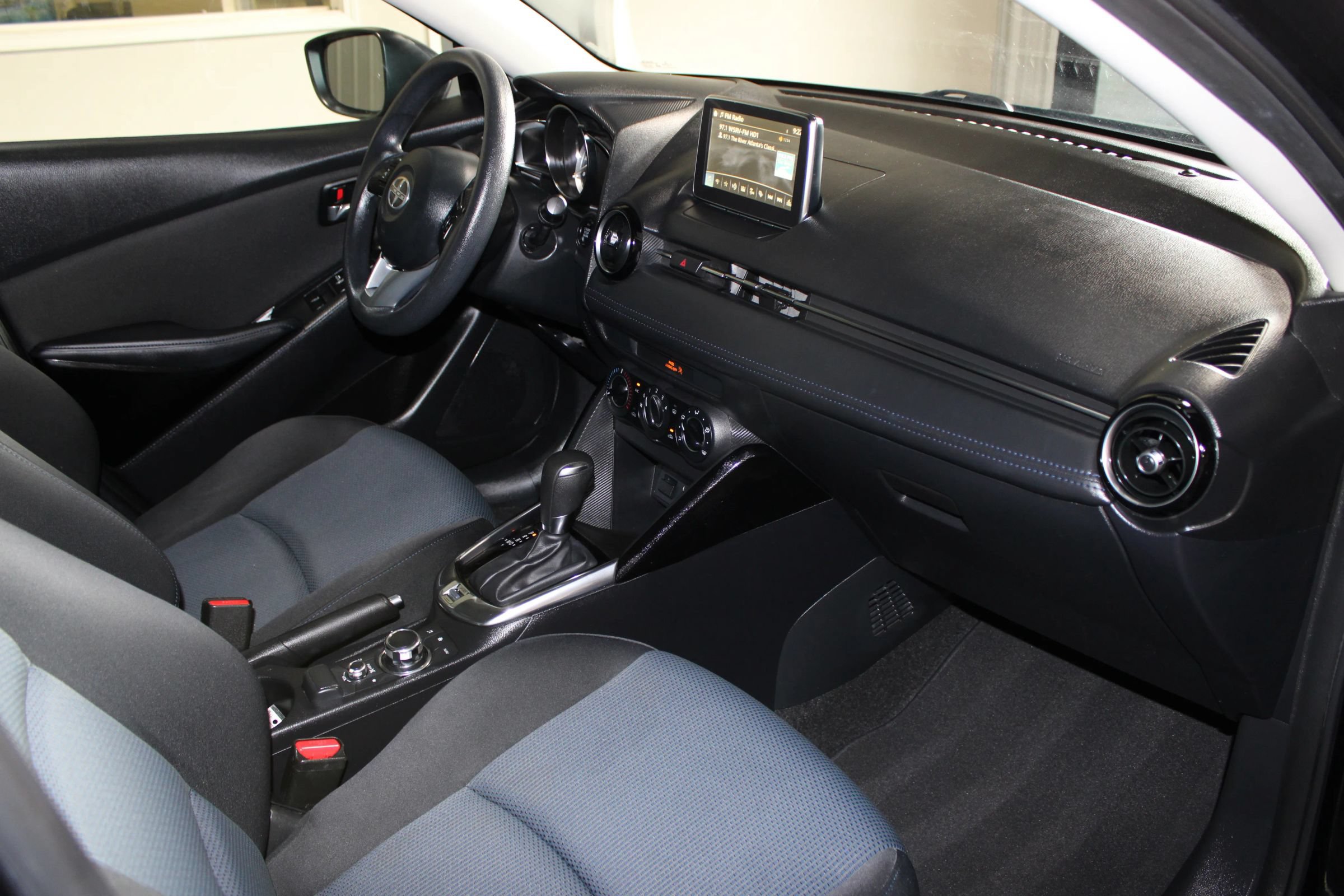 Used 2016 Scion iA FWD image 27