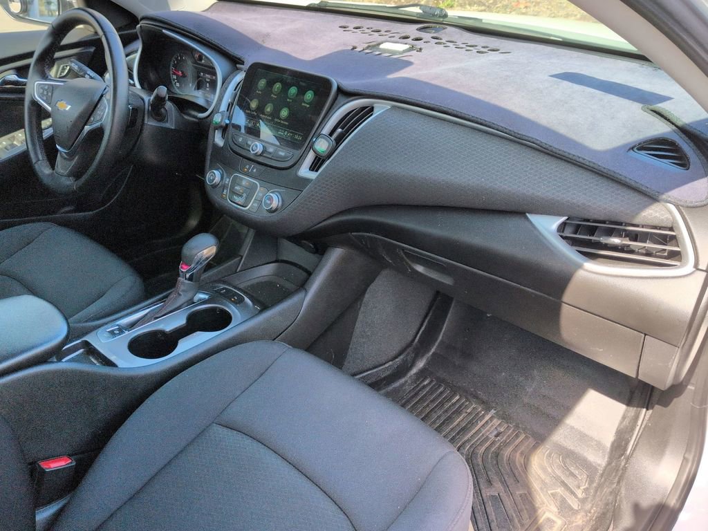 Used 2024 Chevrolet Malibu RS FWD image 23