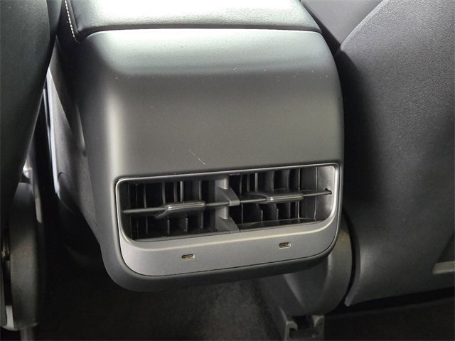 Used 2020 Tesla Model Y Long Range image 15