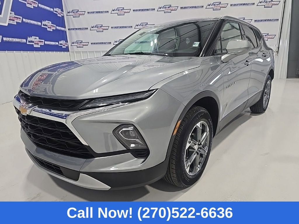 Used 2025 Chevrolet Blazer LT image 3