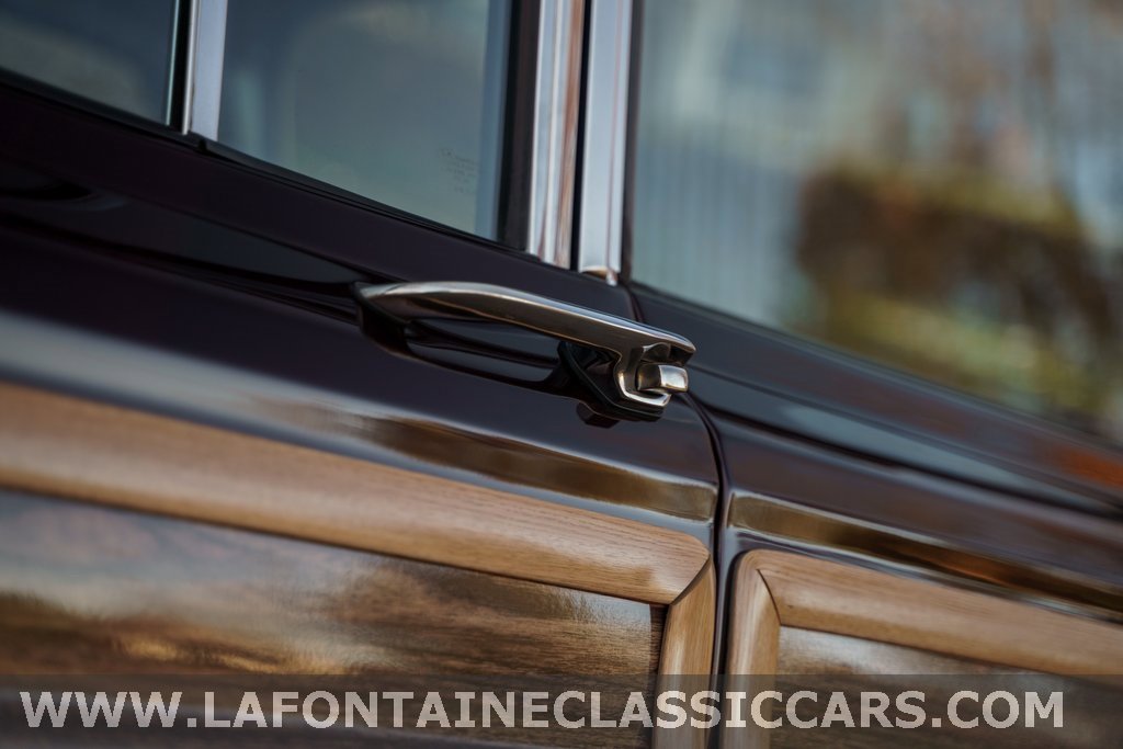 Used 1991 Jeep Grand Wagoneer Base image 25