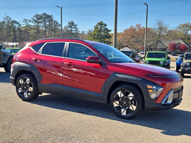 Used 2025 Hyundai Kona SEL FWD image 4