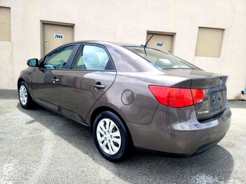 Used 2013 Kia Forte EX w/ Fuel Economy Pkg image 4