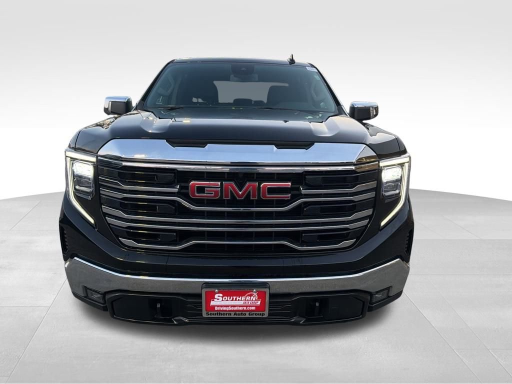 Used 2025 GMC Sierra 1500 SLT AWD/4WD image 9