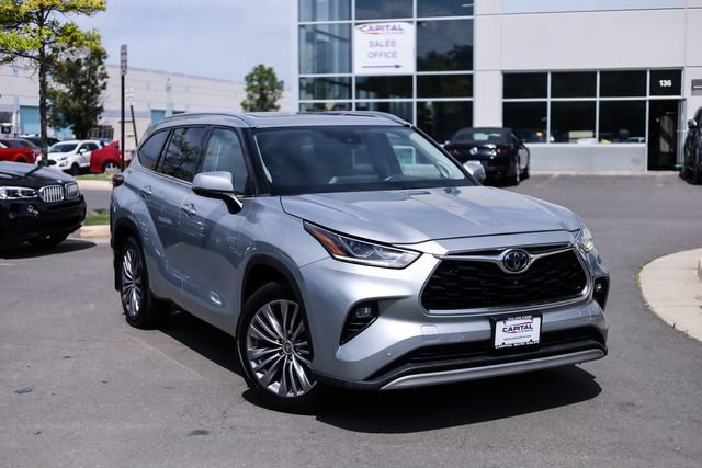 Used 2020 Toyota Highlander Platinum AWD/4WD image 2