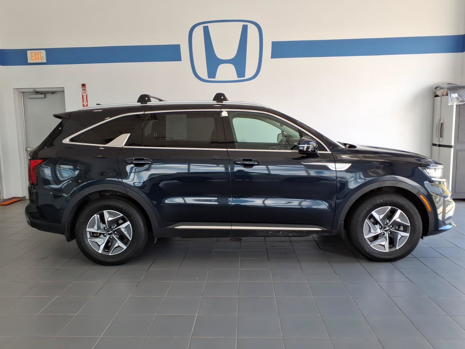 Used 2022 Kia Sorento S AWD/4WD image 4