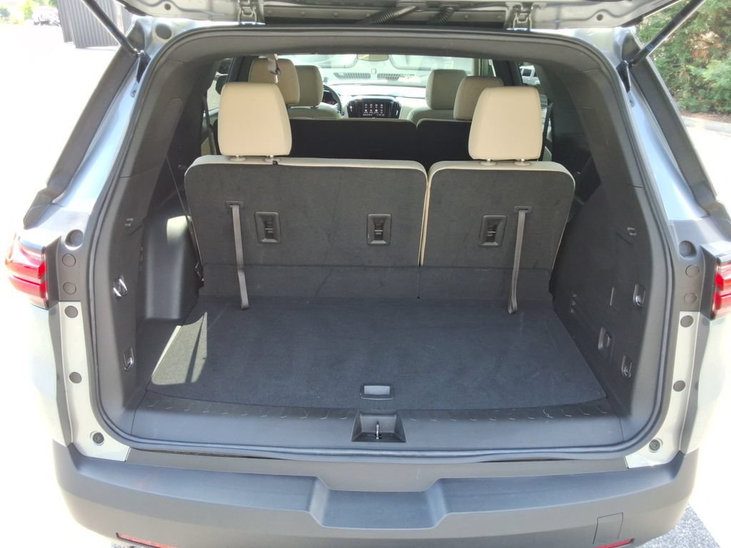 Certified 2023 Chevrolet Traverse LS FWD image 16