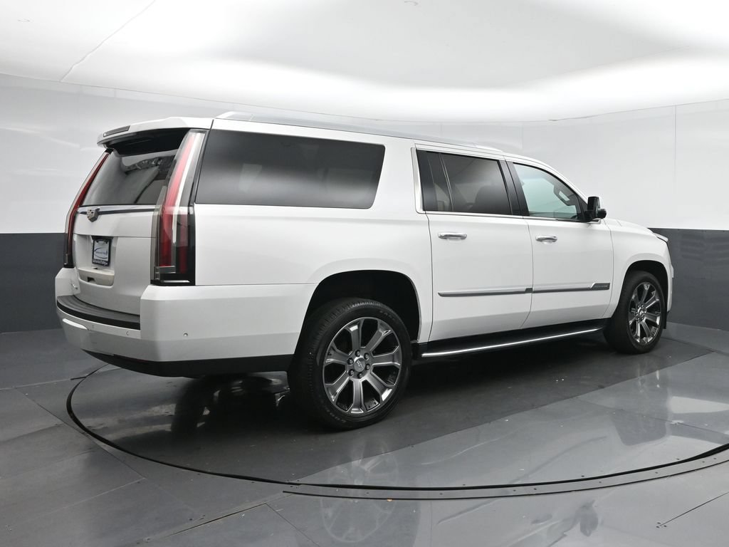 Used 2019 Cadillac Escalade ESV Luxury AWD/4WD image 7