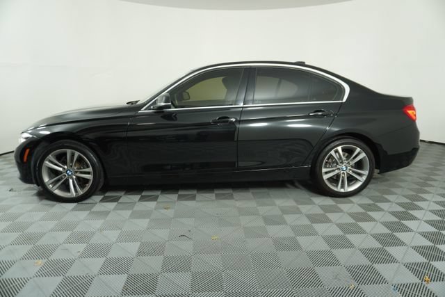 Used 2018 BMW 330i Sedan RWD image 4