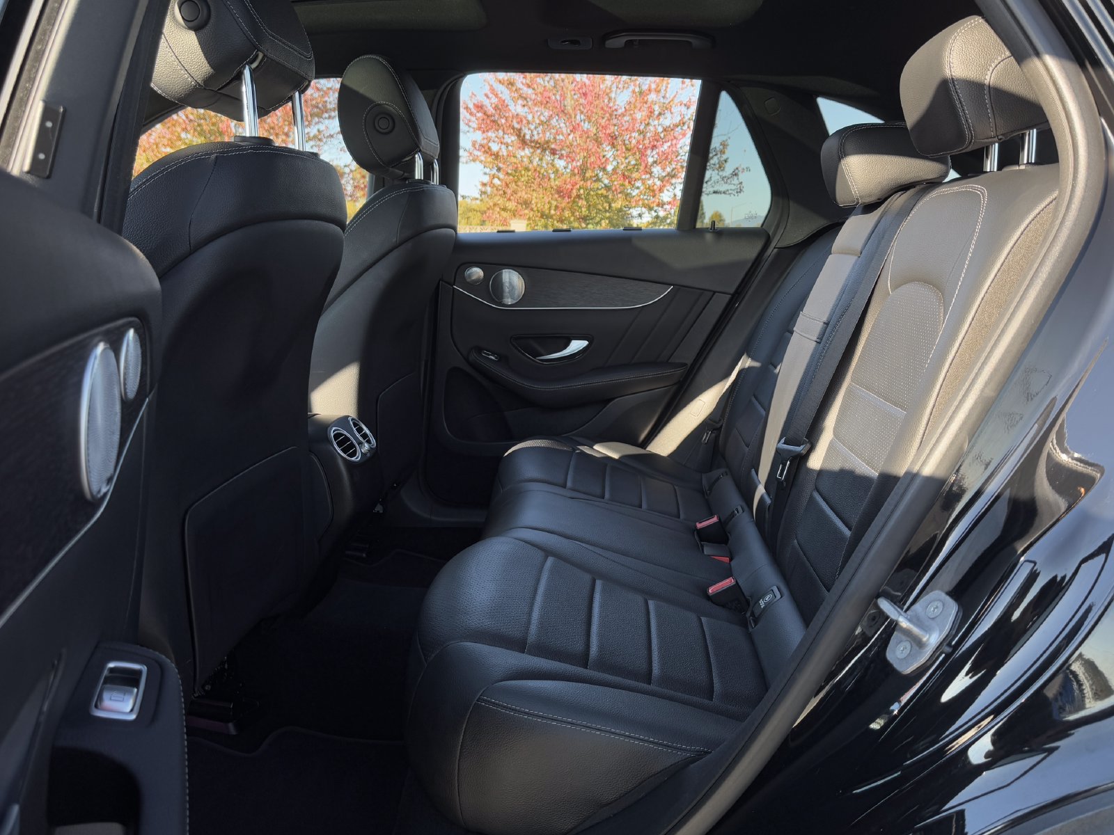 Used 2021 Mercedes-Benz GLC 300 4MATIC image 29