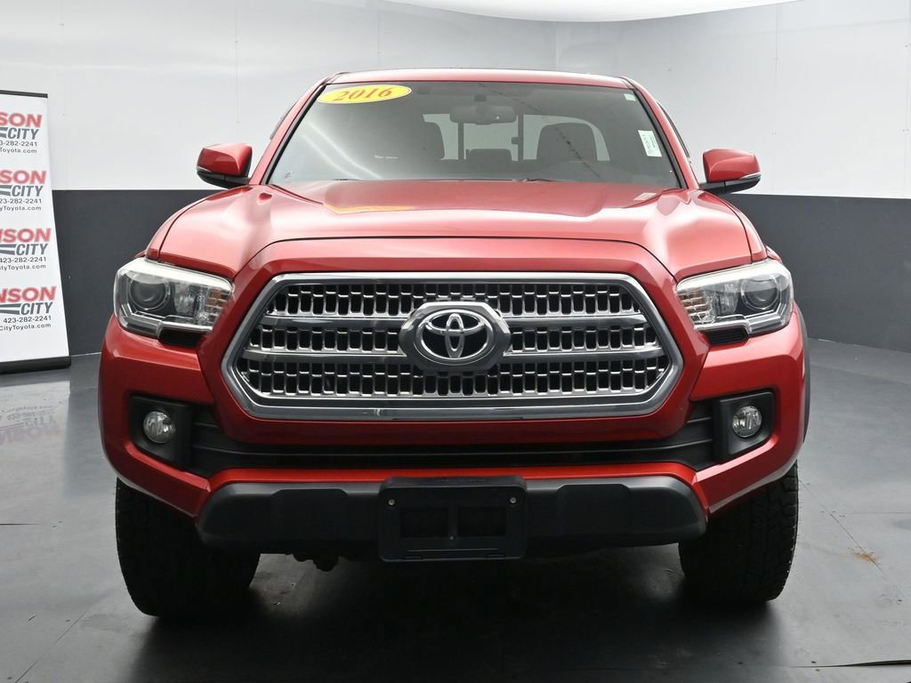 Used 2016 Toyota Tacoma TRD Off-Road w/ Premium & Technology Package image 3