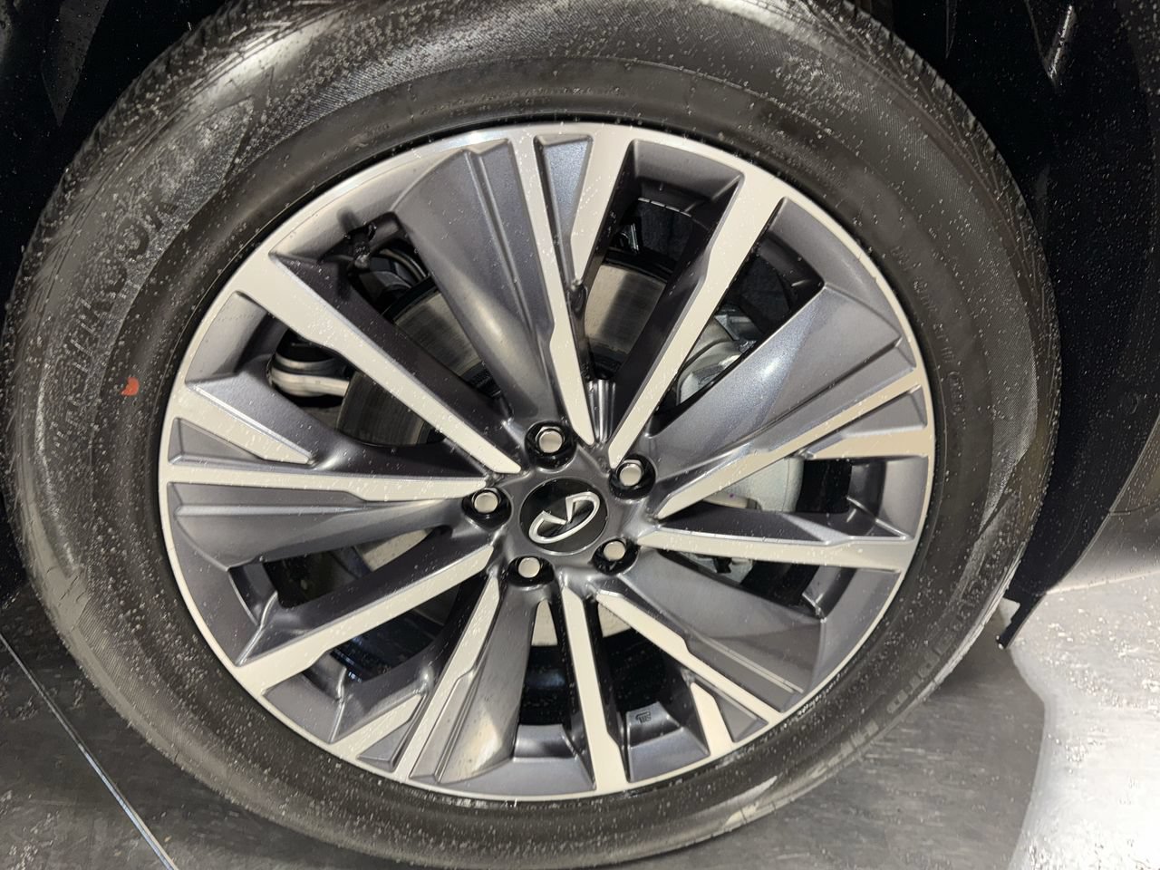 Certified 2026 INFINITI QX60 Luxe w/ Family Package AWD/4WD image 17