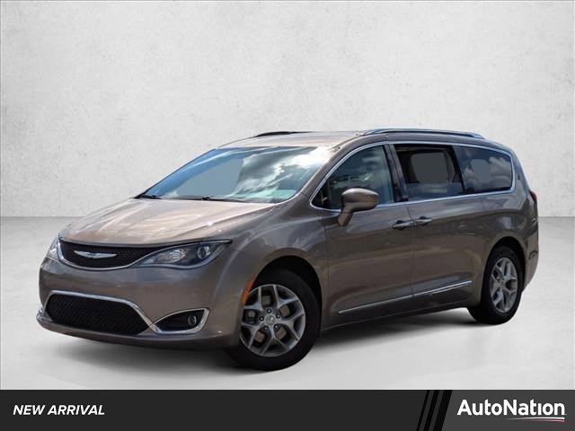 Used 2018 Chrysler Pacifica Touring-L w/ Tire & Wheel Group image 1