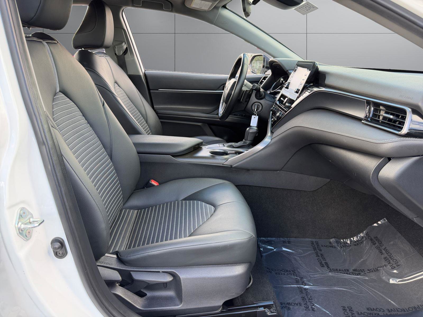 Used 2024 Toyota Camry SE image 7