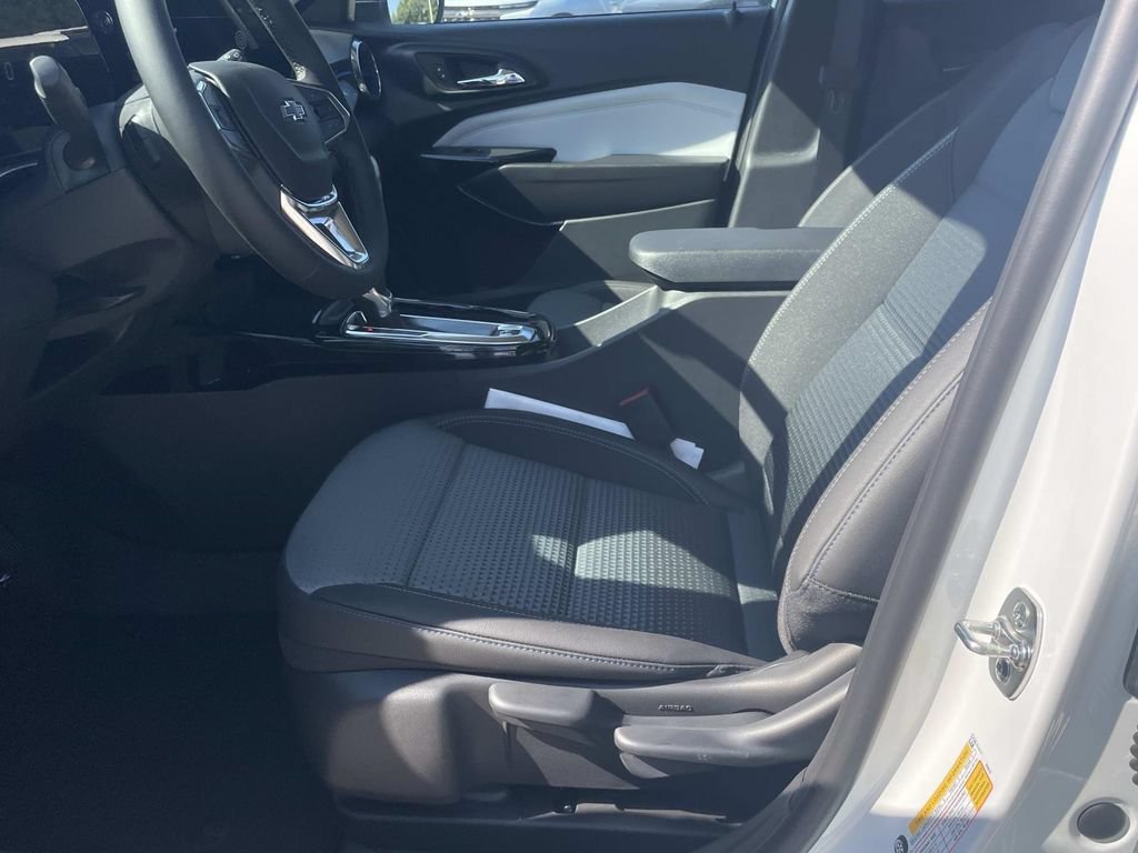 New 2026 Chevrolet Trax LT w/ Driver Confidence Package FWD image 13