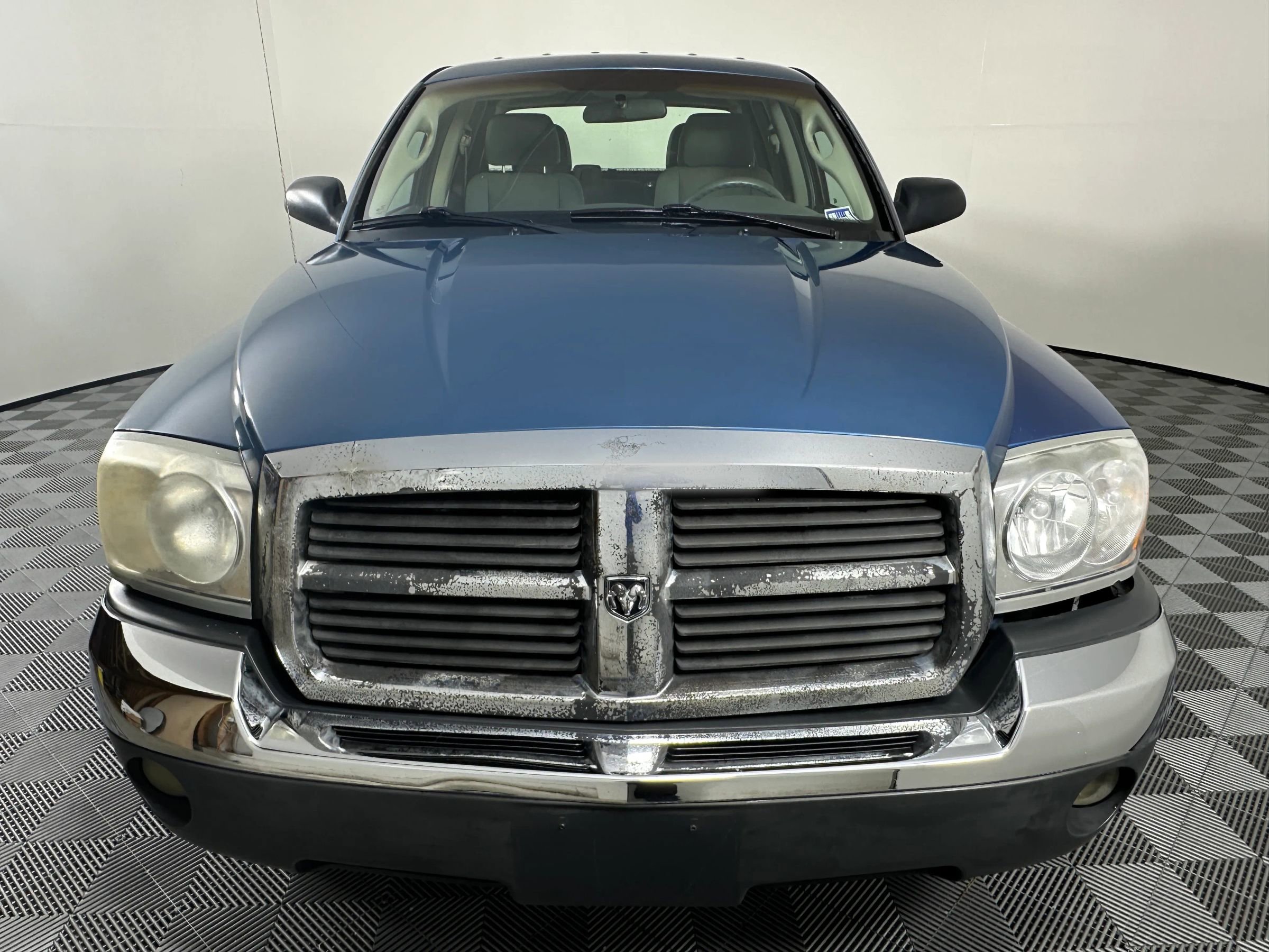 Used 2005 Dodge Dakota SLT image 3