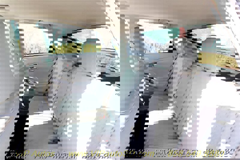 Used 2014 Toyota Prius Four w/ Solar Roof Package FWD image 8