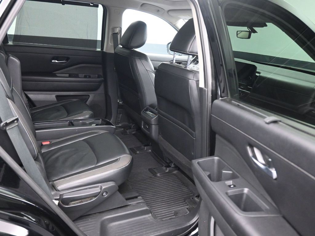 Used 2023 Nissan Pathfinder SL w/ SL Premium Package image 15