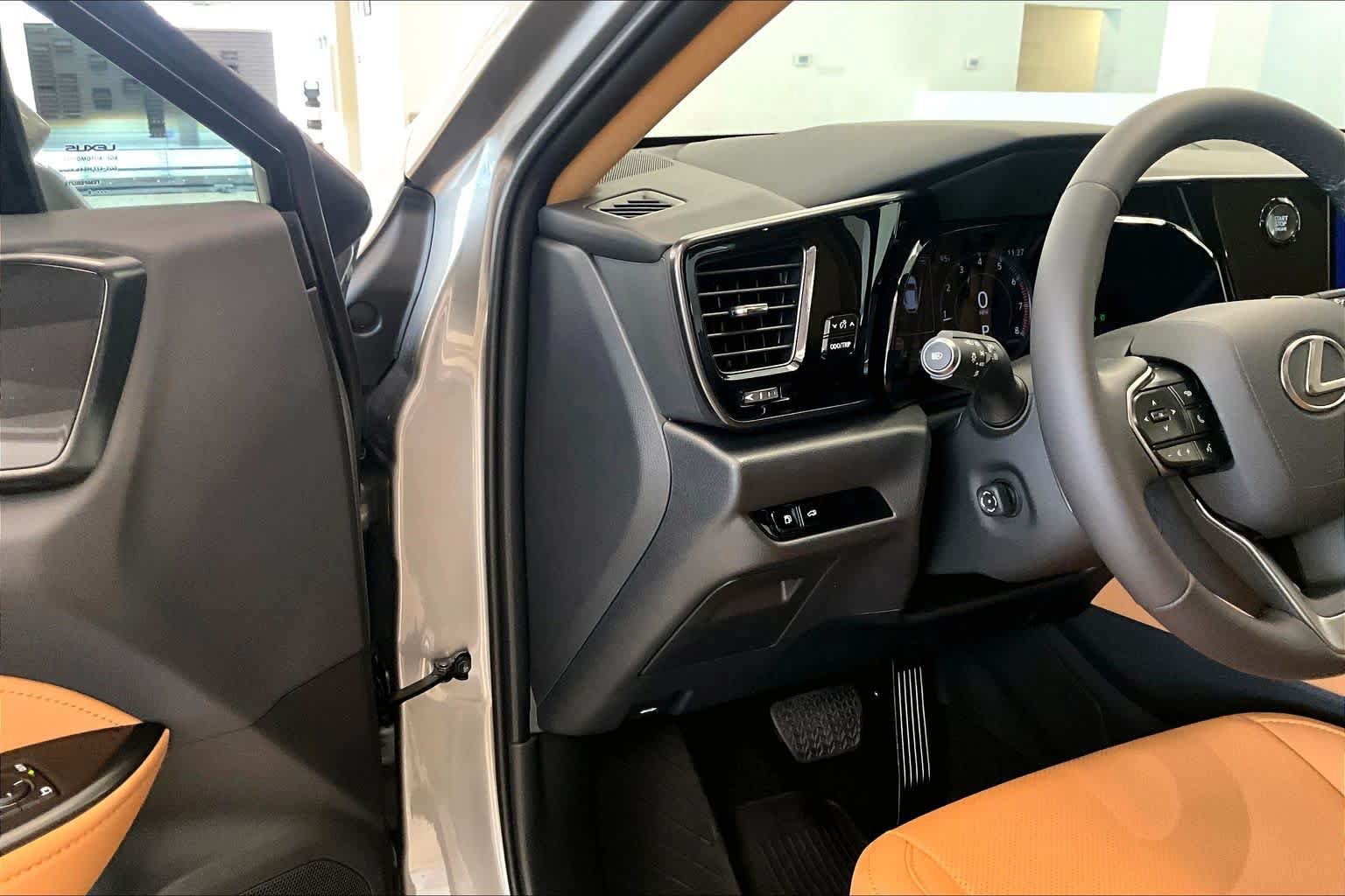Used 2026 Lexus NX 350 AWD w/ Accessory Package (2T) image 31