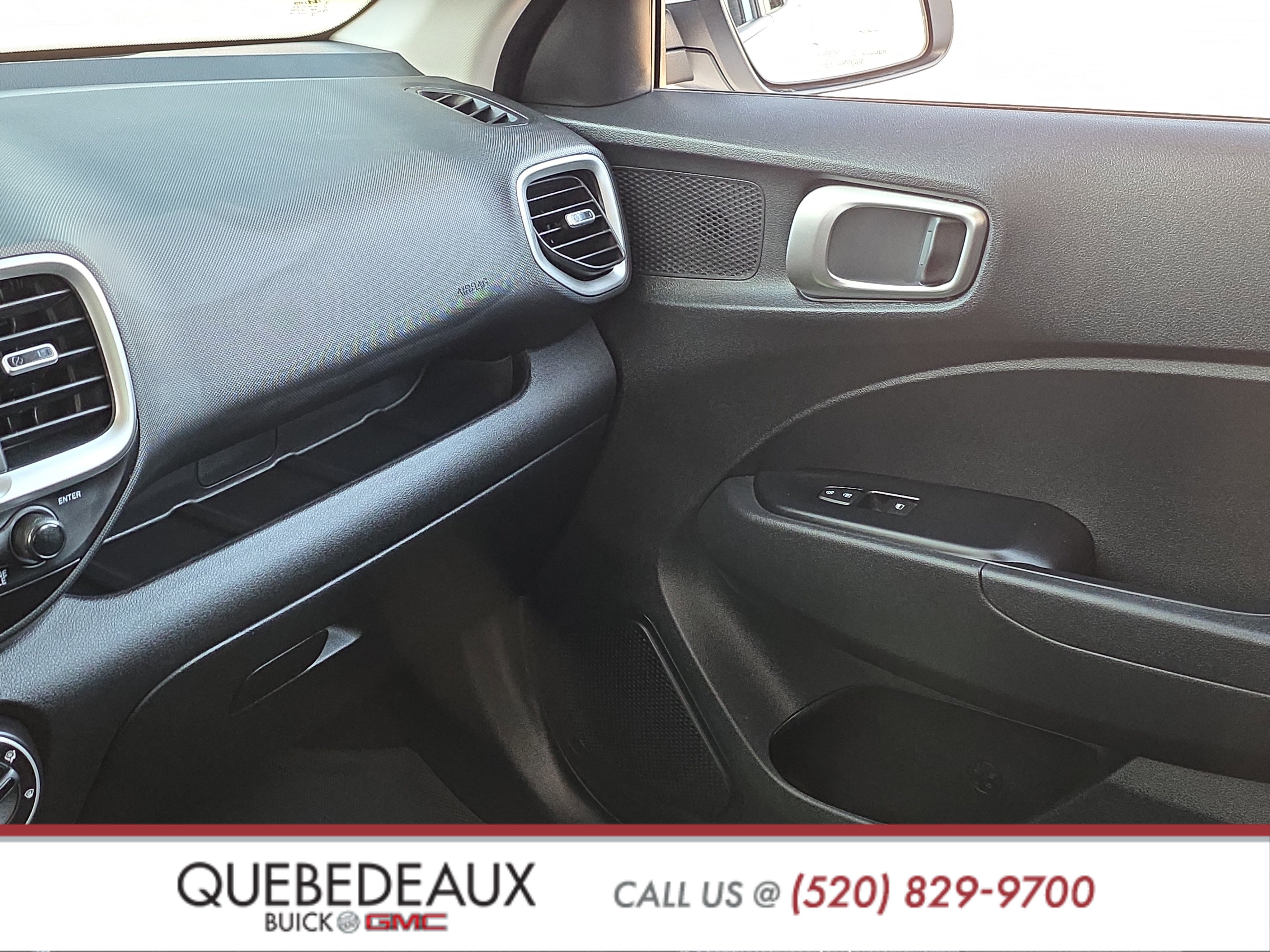Used 2026 Hyundai Venue SE FWD image 21
