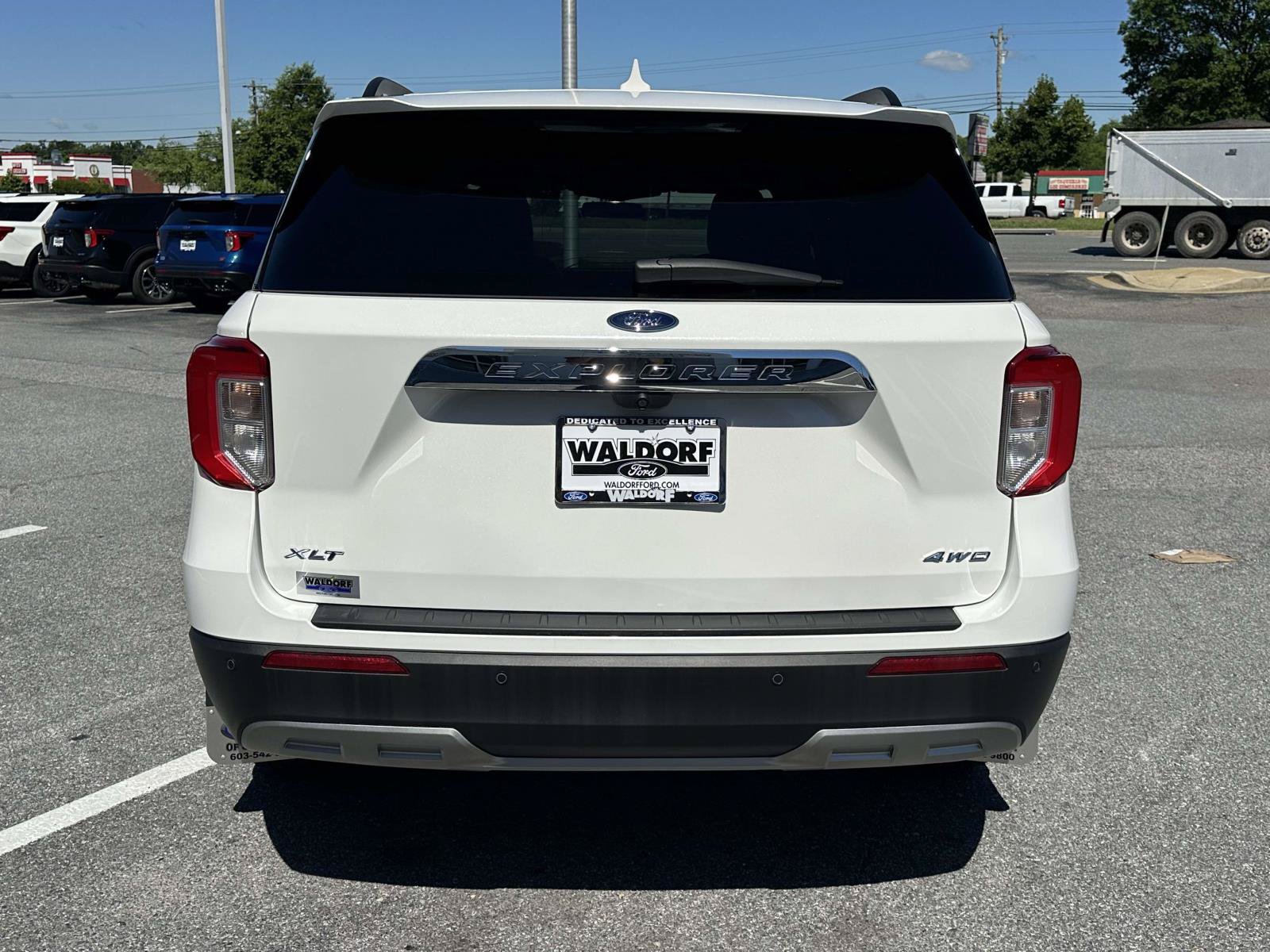 Certified 2022 Ford Explorer XLT w/ Equipment Group 202A AWD/4WD image 5