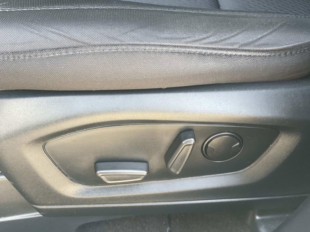 Certified 2023 Ford Explorer XLT RWD image 23